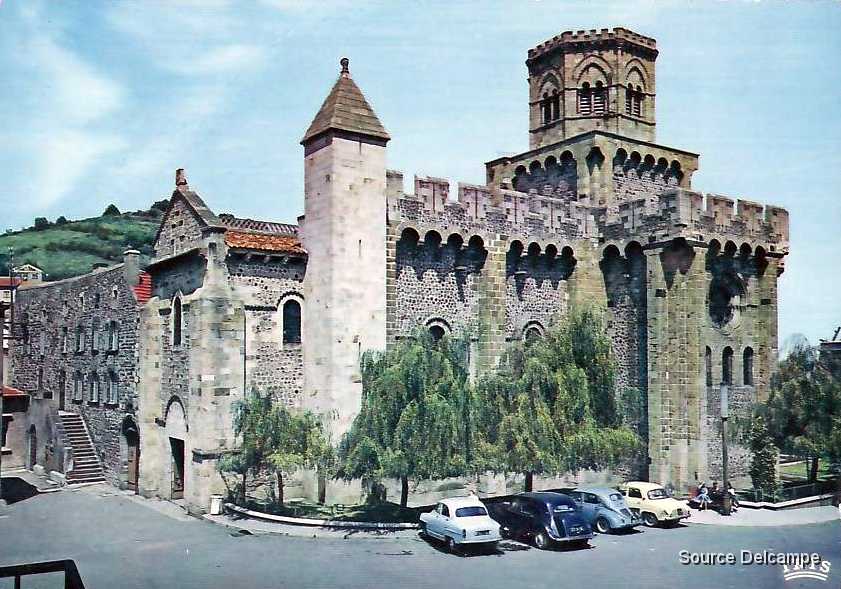 17 Royat Place de l' Eglise.jpg